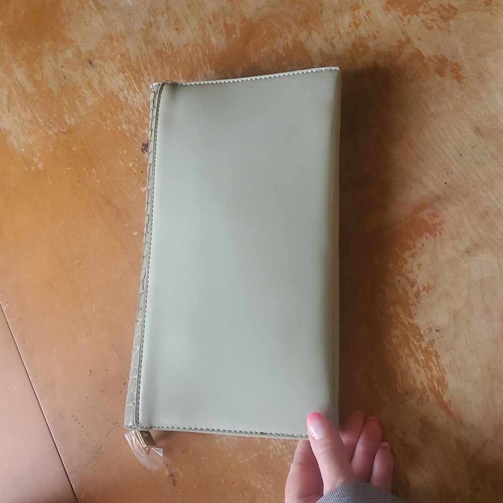 Santa Monica clutch nwt - Picture 9 of 9
